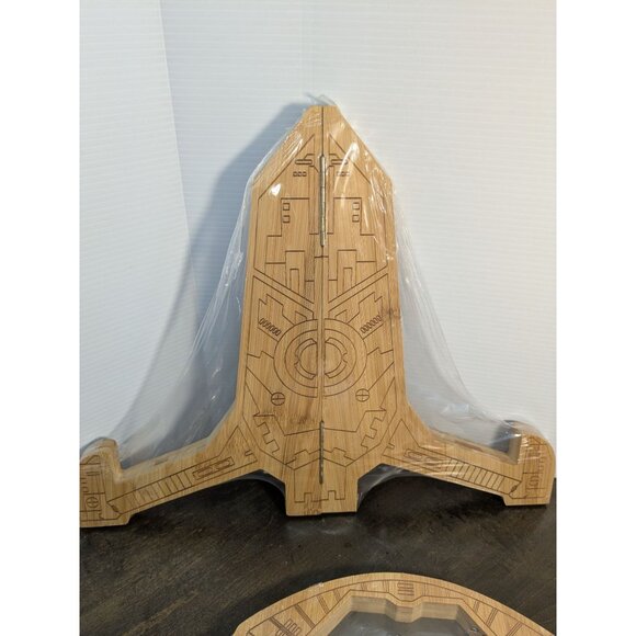 Star Wars Sci-Fi Spaceship Design Bamboo Cutting Board with Stand 2-piece Set - Picture 3 of 16